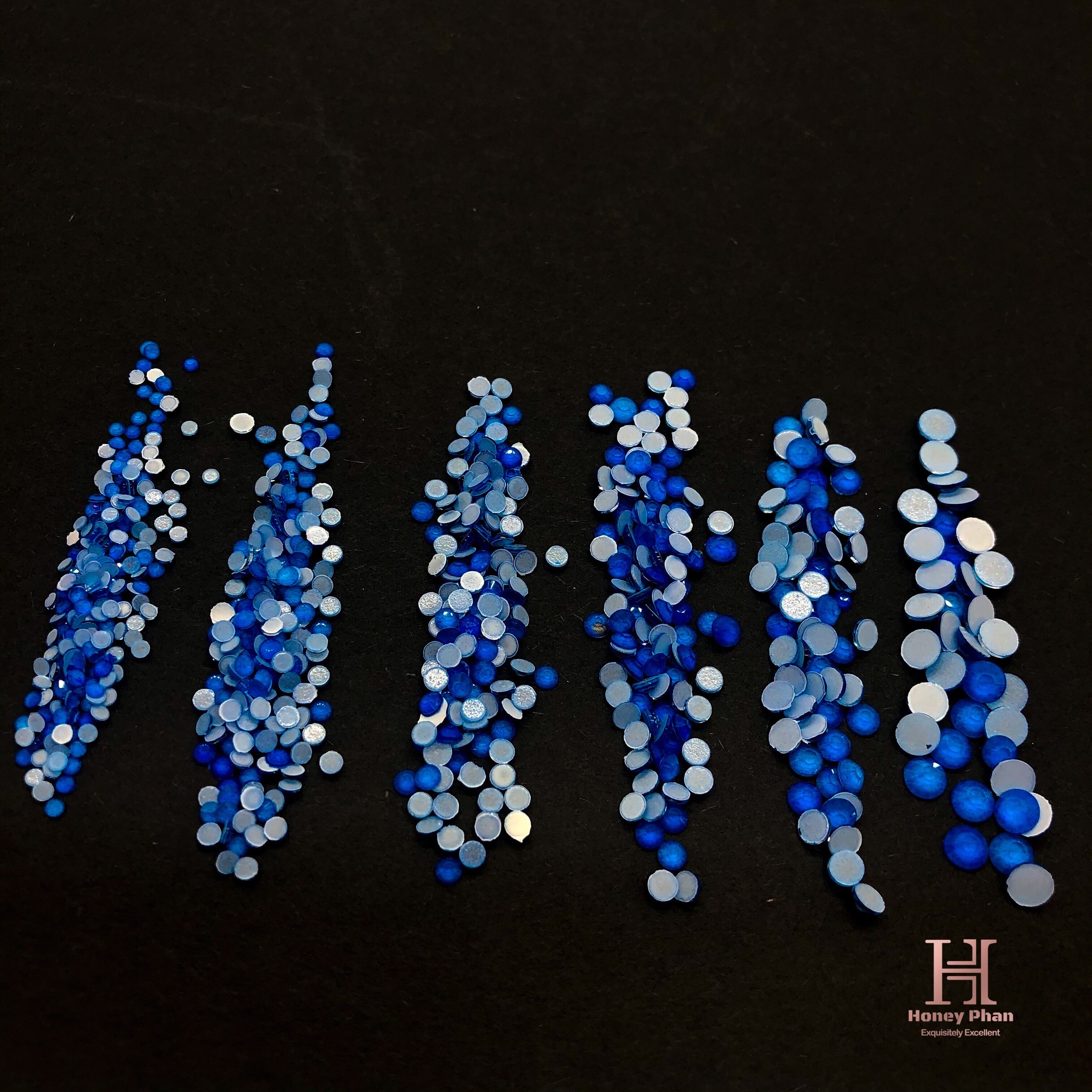 Neon Blue Rhinestones 6 size (1440pcs) -R58