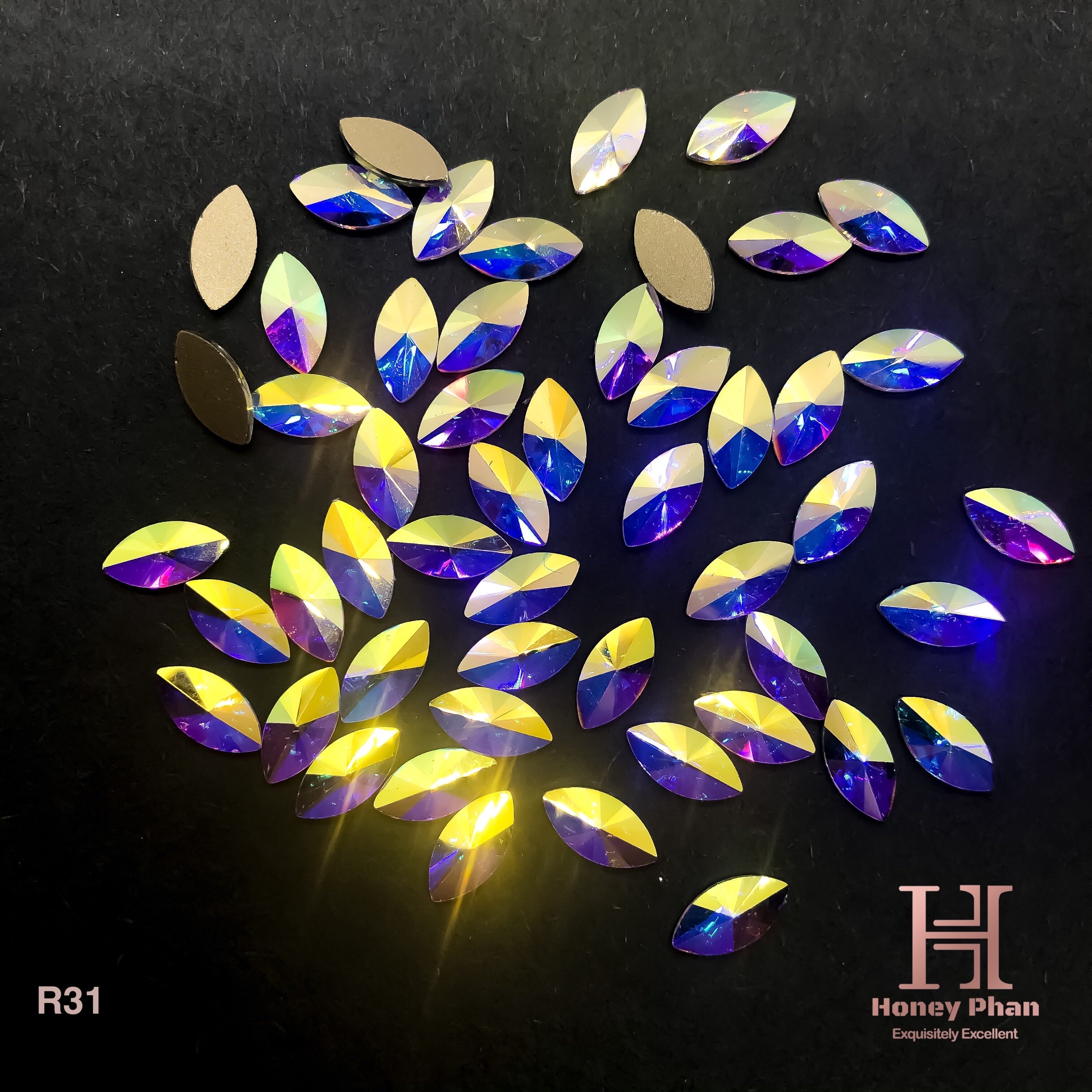 AB Rhinestone Big Horse Eye Shape (50pcs) - R31